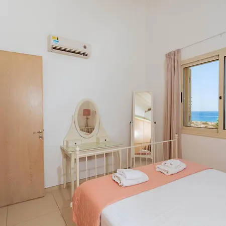 Artisan Seafront - Escape *