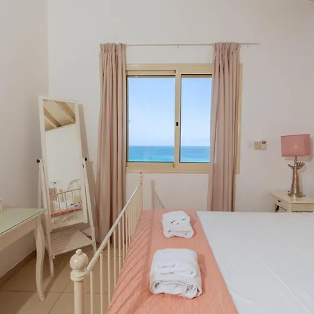 Artisan Seafront - Escape Villa