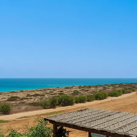 Artisan Seafront - Escape *